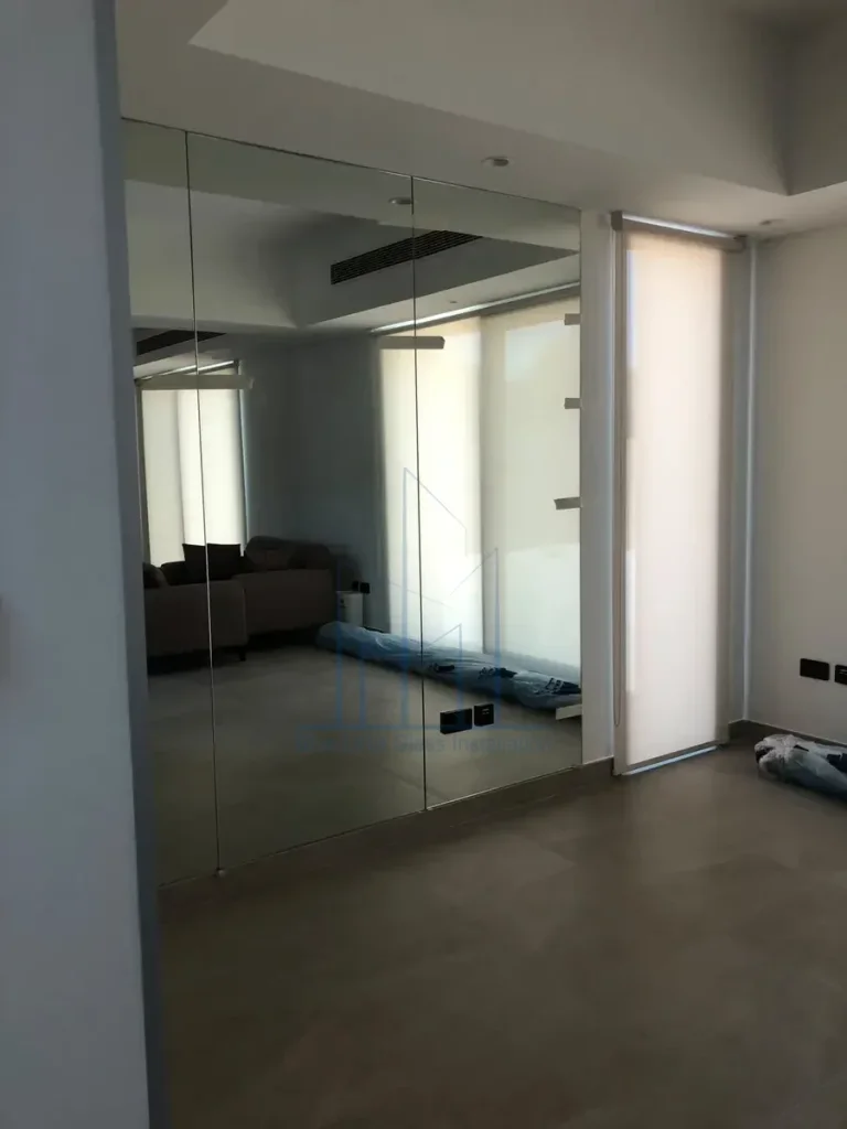 Large fitness studio mirror panels