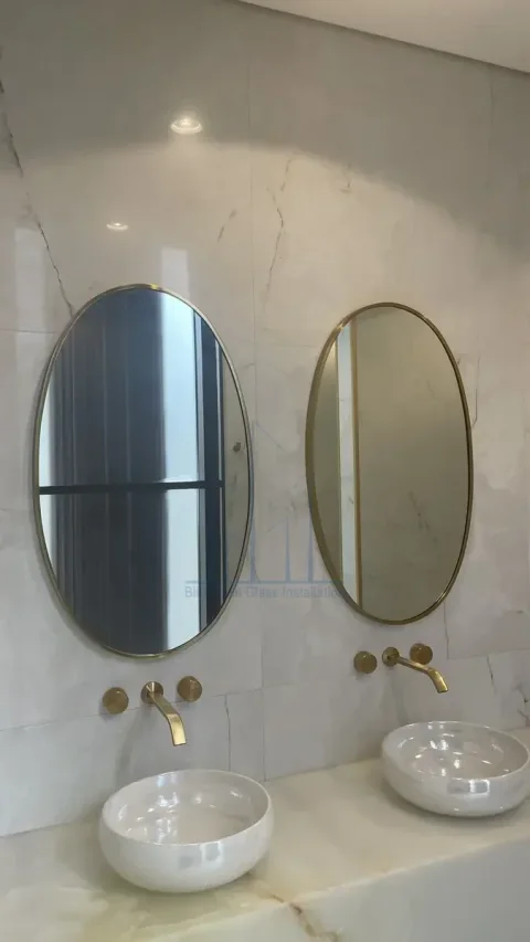 Made-to-measure vanity mirror