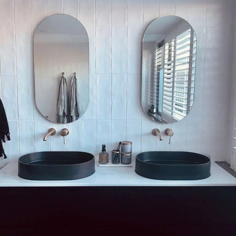 Custom rounded bathroom mirrors in Dubai