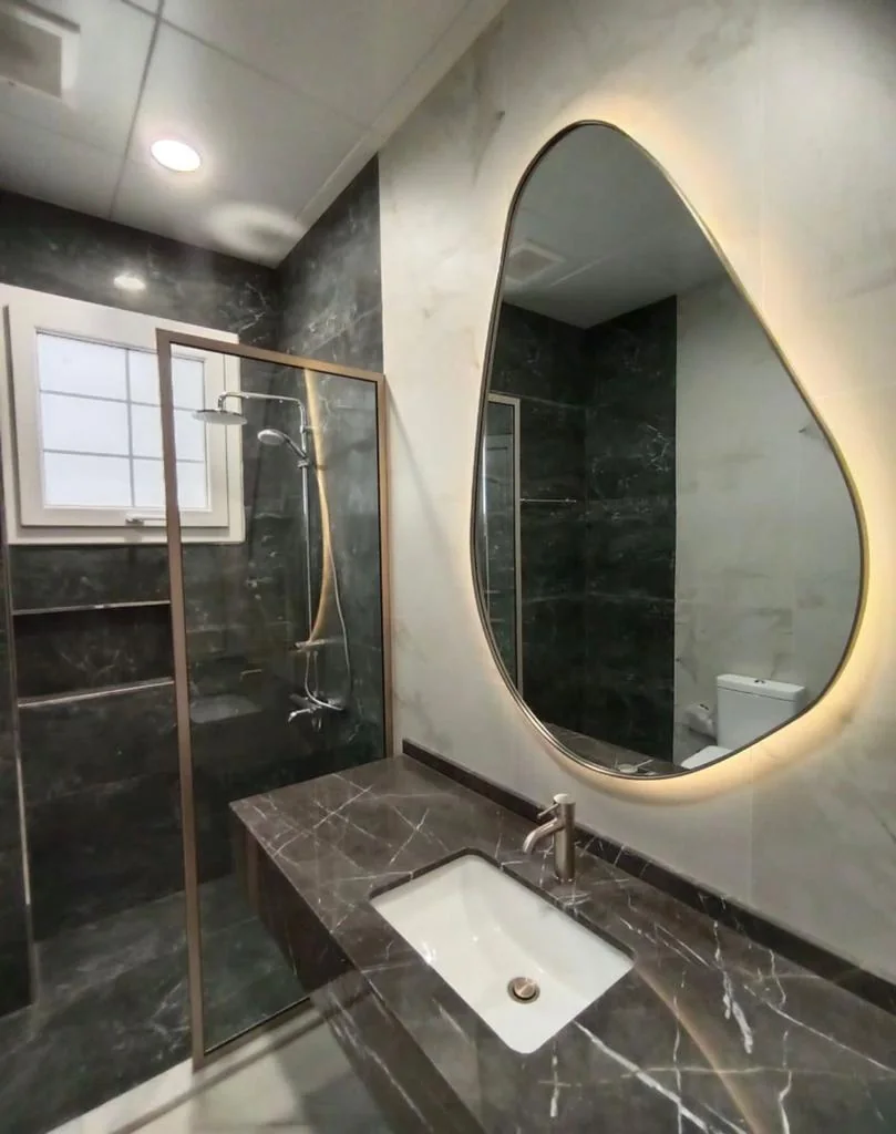 Teardrop shaped LED mirror